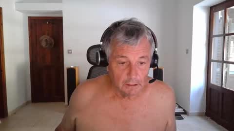 Snapshot of simonthenudist chatting on September 17, 4:46 am Simon online show from September 17, 4:46 am