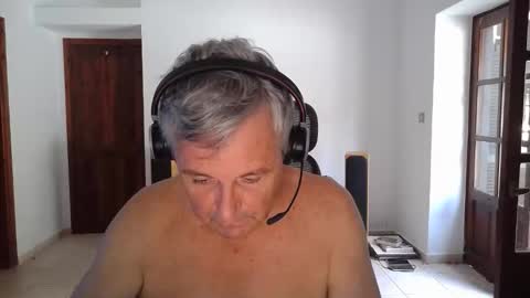 Snapshot of simonthenudist chatting on September 16, 4:35 am Simon online show from September 16, 4:35 am