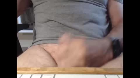 Snapshot of singlemaleca chatting on October 10, 3:50 pm SingleMaleCA online show from October 10, 3:50 pm