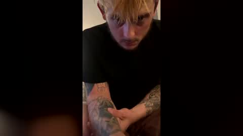 sinner900000 online show from June 17, 1:46 pm