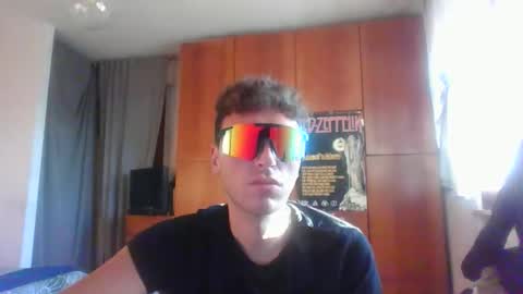 Snapshot of sinvi1915 chatting on October 13, 3:51 pm sinvi1915 online show from October 13, 3:51 pm