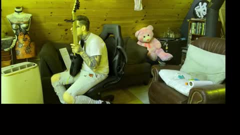 Snapshot of siphonophorstrings chatting on October 5, 7:07 pm Dustbunnyfoofoo online show from October 5, 7:07 pm
