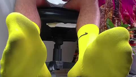 Snapshot of sir_kev66 chatting on December 21, 8:32 pm only foot worshipers here online show from December 21, 8:32 pm
