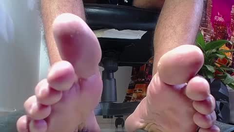 Snapshot of sir_kev66 chatting on January 11, 6:12 pm only foot worshipers here online show from January 11, 6:12 pm