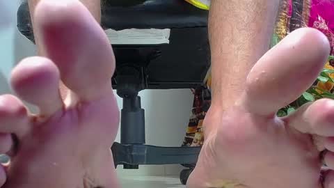 Snapshot of sir_kev66 chatting on January 12, 8:57 pm only foot worshipers here online show from January 12, 8:57 pm