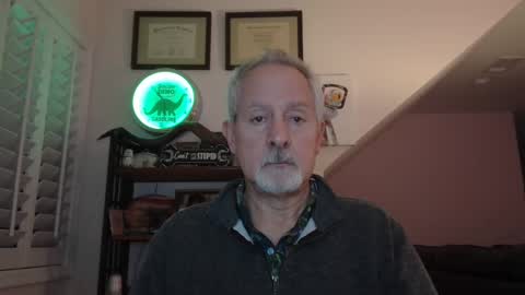 Snapshot of sir_lust_alot chatting on December 12, 10:45 am Don Roberto online show from December 12, 10:45 am