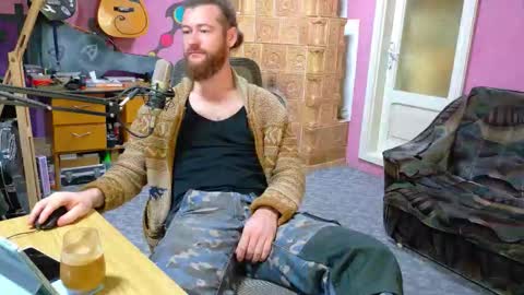 I am The Fourth and only Sir. Pelo online show from March 18, 6:05 am