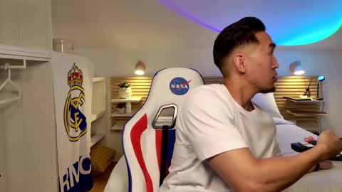 SIR TEO online show from June 6, 2:23 pm