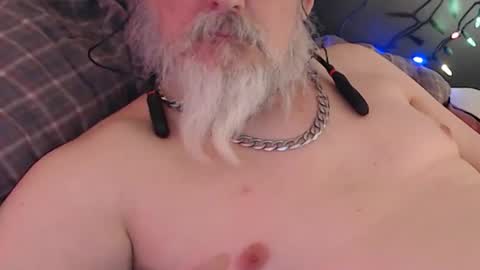 Snapshot of sirbeercan chatting on February 12, 8:27 am sir beer can the friendly hermit online show from February 12, 8:27 am