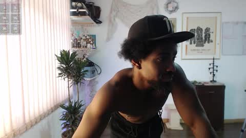 Snapshot of siriss_boyrag chatting on October 23, 6:33 pm siriss_boyrag online show from October 23, 6:33 pm