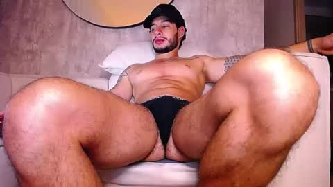 Snapshot of sirs_papi chatting on March 4, 3:44 am Call me papi online show from March 4, 3:44 am