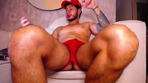 Snapshot of sirs_papi chatting on February 14, 4:26 am Call me papi online show from February 14, 4:26 am