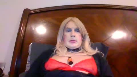 wants to suck cock online show from September 19, 11:37 pm