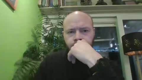 sixten19795 online show from December 17, 7:48 am