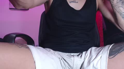 Snapshot of skateboy444 chatting on February 16, 4:42 am king online show from February 16, 4:42 am