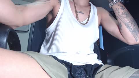 Snapshot of skateboy444 chatting on January 17, 10:49 pm king online show from January 17, 10:49 pm