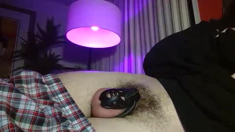 skindiana_bones online show from February 13, 4:19 am