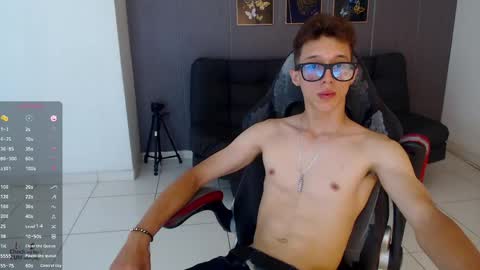 skinny_bigcock20 online show from April 29, 9:21 pm