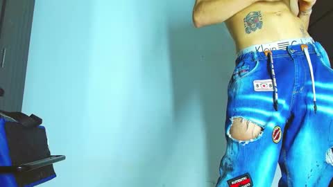Snapshot of skinny_marked chatting on January 18, 2:29 am skinny marked online show from January 18, 2:29 am