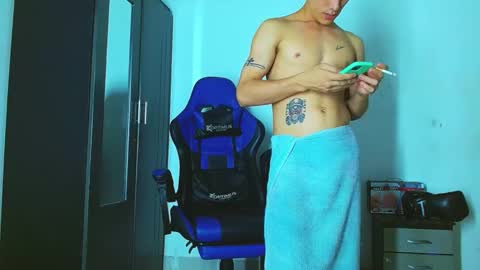 Snapshot of skinny_marked chatting on February 11, 5:07 pm skinny marked online show from February 11, 5:07 pm