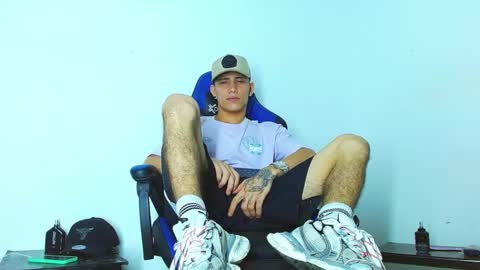 Snapshot of skinny_marked chatting on January 5, 11:12 pm skinny marked online show from January 5, 11:12 pm