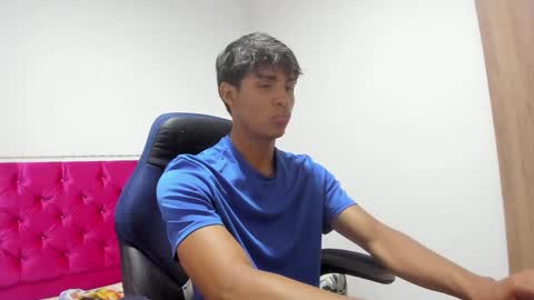 sam online show from April 16, 3:17 am