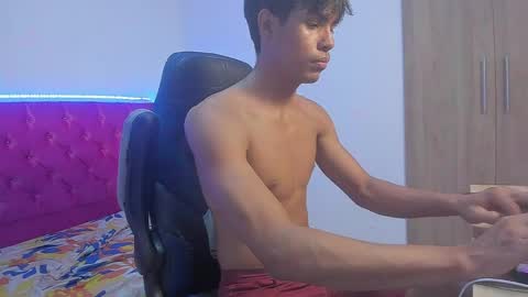 sam online show from April 24, 4:04 am