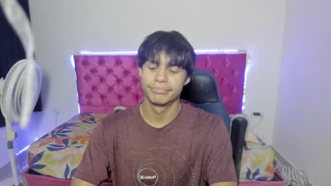 sam online show from May 27, 4:42 am
