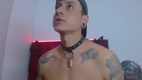 skinnydevil1 online show from March 20, 11:25 am