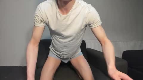 Snapshot of skinnyguywithbigd chatting on September 23, 7:24 pm skinnyguywithbigd online show from September 23, 7:24 pm