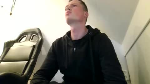 skippyhihi online show from October 23, 7:28 pm