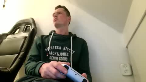 skippyhihi online show from October 29, 8:34 pm