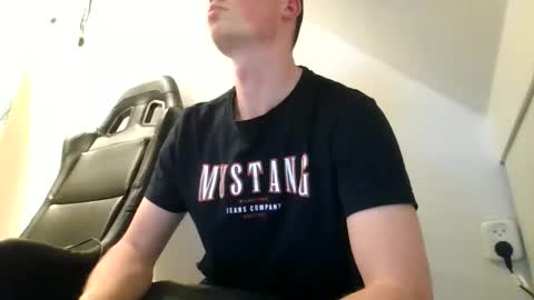 skippyhihi online show from October 24, 8:10 pm