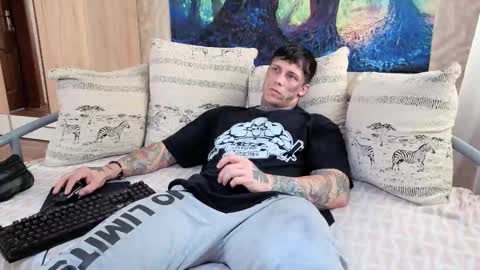 skirlingod online show from October 13, 7:25 am