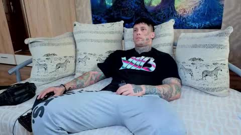 skirlingod online show from September 18, 6:59 am