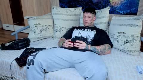 skirlingod online show from September 12, 7:08 am