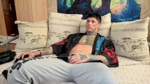 skirlingod online show from October 1, 6:50 am