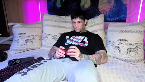 Snapshot of skirlingod chatting on October 17, 7:45 am skirlingod online show from October 17, 7:45 am