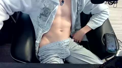 skrogdog online show from May 11, 4:59 pm