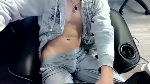 skrogdog online show from June 5, 9:20 pm