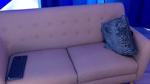 Snapshot of skull_prospect chatting on October 28, 5:26 pm Liam Vokov online show from October 28, 5:26 pm