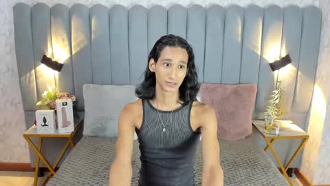Snapshot of sky_fox_1 chatting on December 15, 3:09 pm STIVEN online show from December 15, 3:09 pm