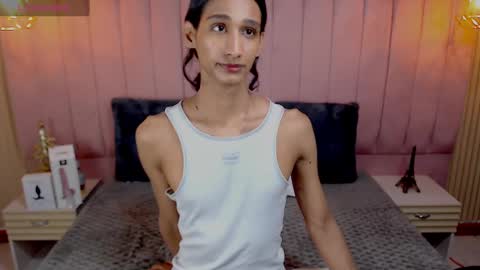 Snapshot of sky_fox_1 chatting on December 5, 12:33 pm STIVEN online show from December 5, 12:33 pm