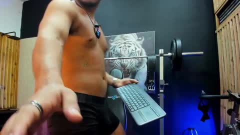 SKY online show from April 14, 4:12 am