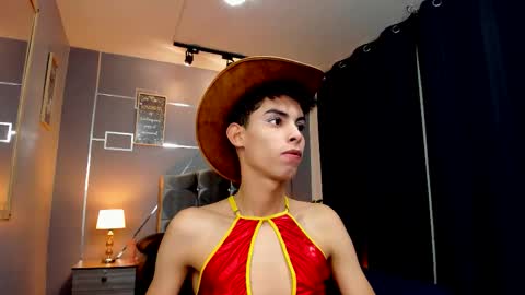 Snapshot of sky_jules chatting on September 28, 10:19 pm Daniel online show from September 28, 10:19 pm