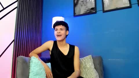 sky_rivers online show from November 29, 4:14 am