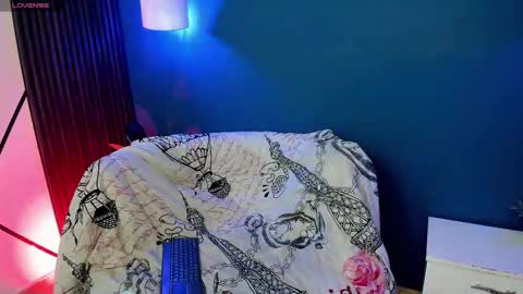 sky_rivers online show from December 15, 12:29 am