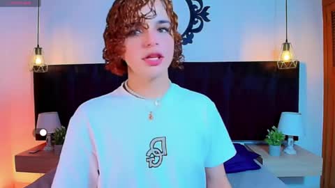 Angel online show from April 28, 7:40 pm