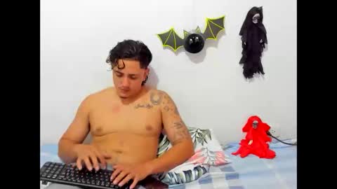 Snapshot of skyhot21 chatting on October 23, 4:27 am skyhot21 online show from October 23, 4:27 am