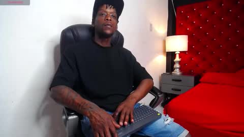 Snapshot of skylerbigxxx chatting on October 31, 4:03 am SKYLERBIGXXX online show from October 31, 4:03 am